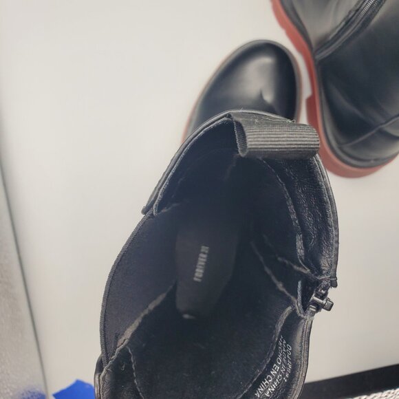 Forever 21 Women’s Black Chunky Platform Boots Size 7 | Faux Leather Zip Closure - Picture 5 of 9